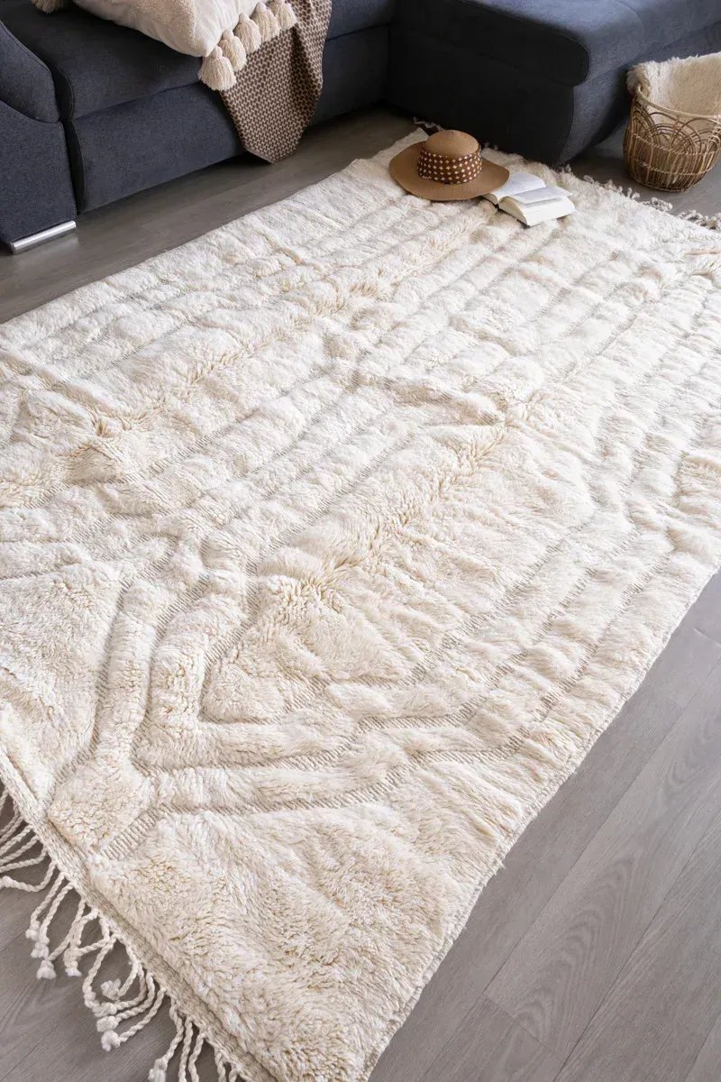 Grand tapis berbère beige sable neutre haute qualité pour séjour - Taknaj