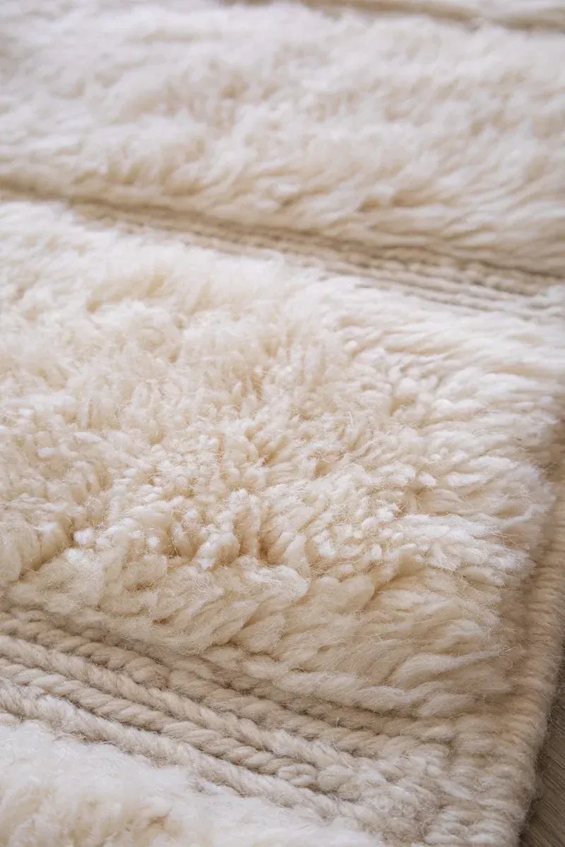 Tapis berbère blanc épais effet neige laine douce cocooning - Taknaj 2