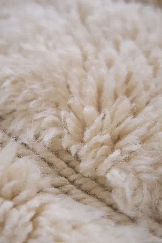 Tapis Berbère Blanc Crème – Polaire Effet Neige Mrirt | Taknaj