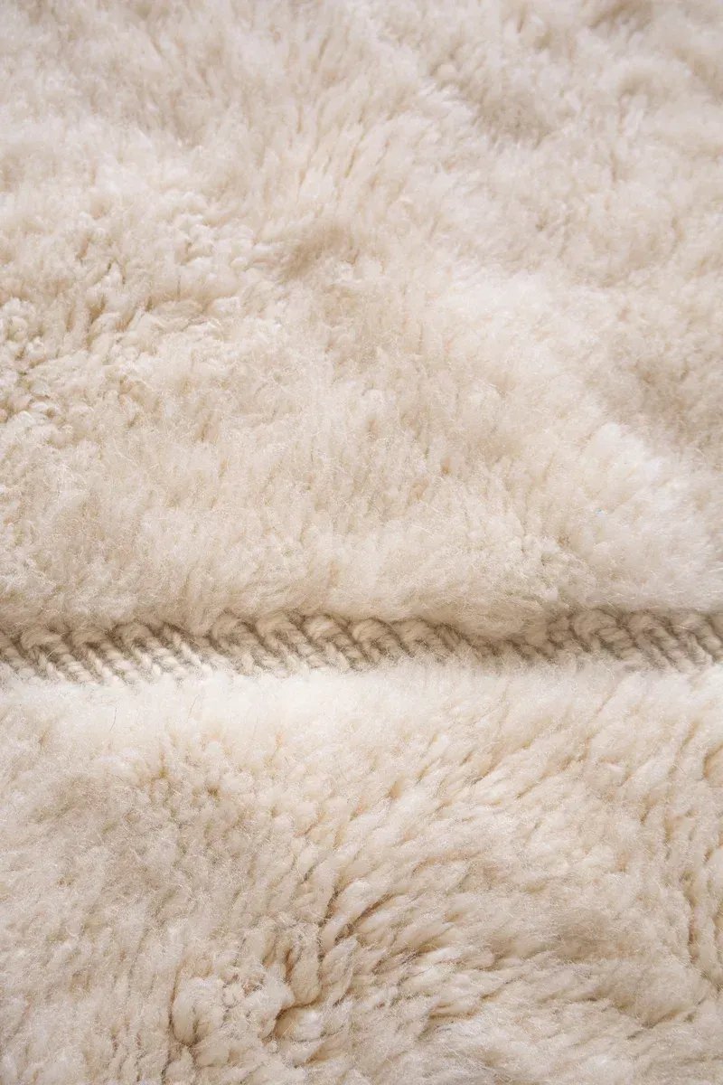 Tapis Berbère Blanc Épais – Nuage Mrirt Laine Naturelle | Taknaj