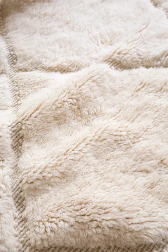 Tapis Berbère Blanc Épais – Nuage Mrirt Laine Naturelle | Taknaj